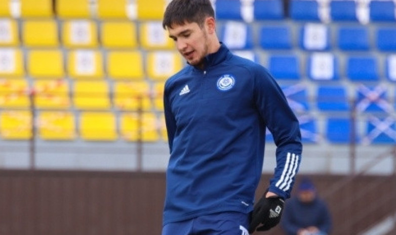 Клуб игрока сборной Казахстана оштрафован за появление постороннего человека на поле во время матча с «Динамо»
