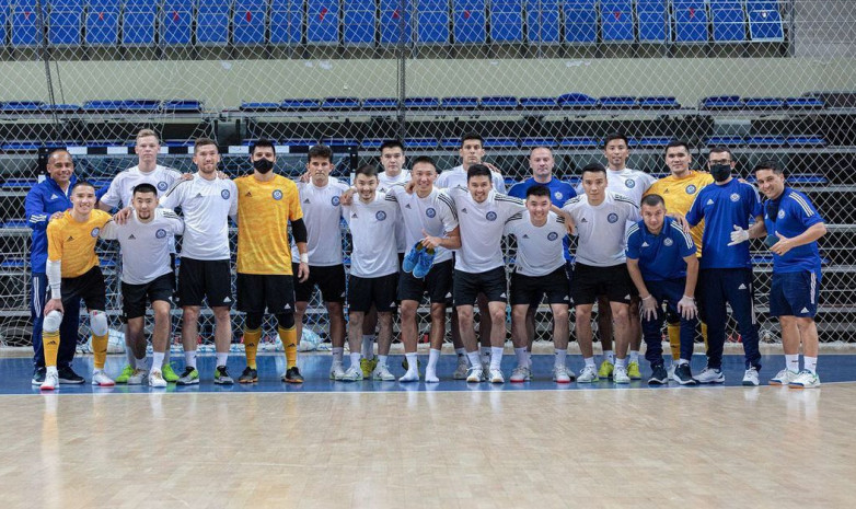 ВИДЕО. Сборная Казахстана провела тренировку в тренажерном зале перед стартом чемпионата мира по футзалу