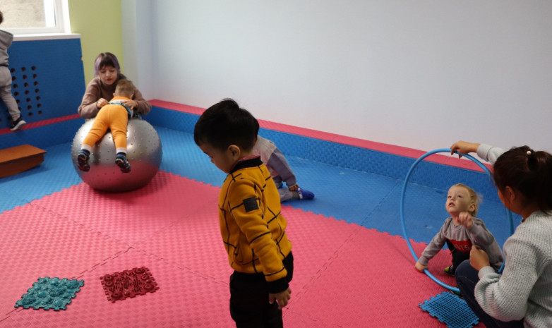 Предприниматель из Кокшетау отремонтировал спортзал для детей с заболеванием аутизм