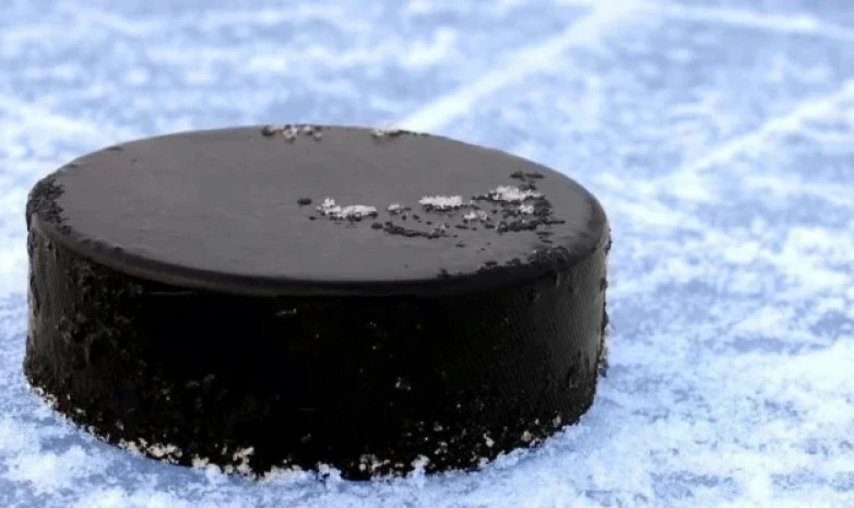 Клуб с хоккеистом сборной Казахстана проиграл «Нефтехимику» в матче регулярного чемпионата КХЛ