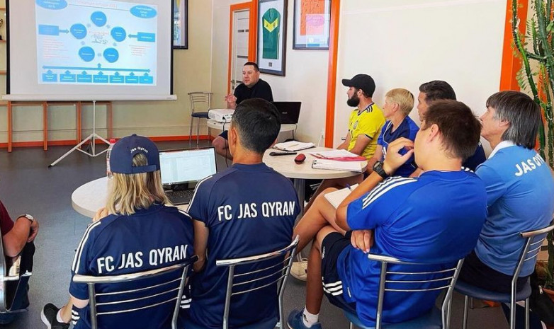 В «Жас Кыране» презентовали методику «Brain Football - подготовка умных и техничных футболистов»