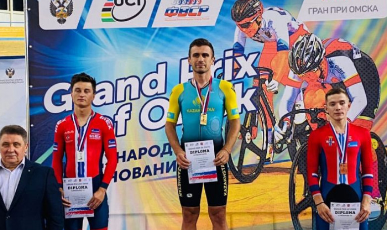 Казахстанский гонщик стал победителем Гран-при в Омске 