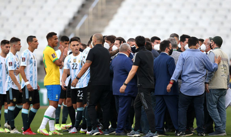 
«После чего будет принято решение». ФИФА проанализирует отчеты по матчу отбора ЧМ-2022 Бразилия — Аргентина