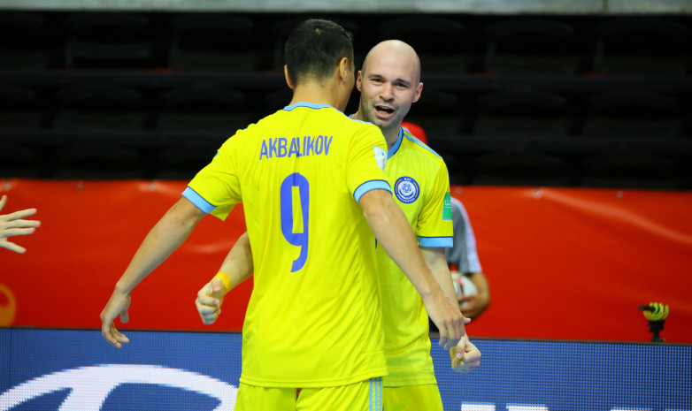 Сборная Казахстана крупно обыграла Литву во втором матче на чемпионате мира