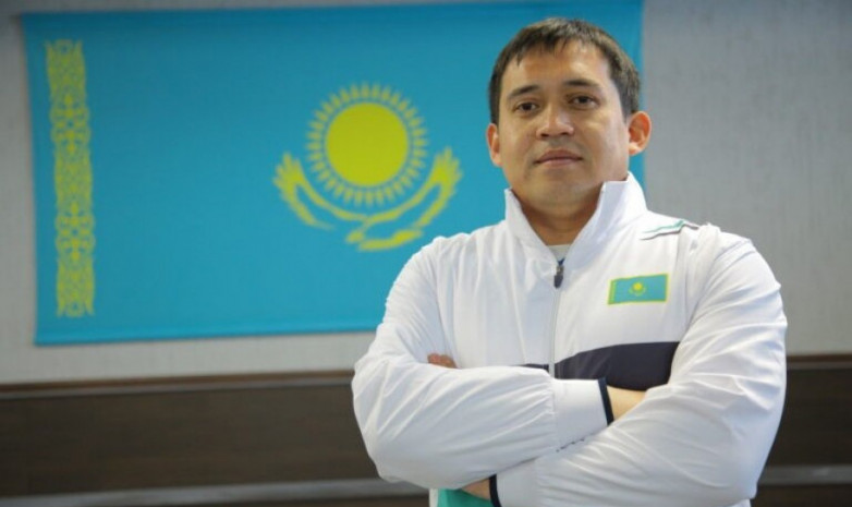 Главный тренер сборной Казахстана по тяжелой атлетике отстранен от работы