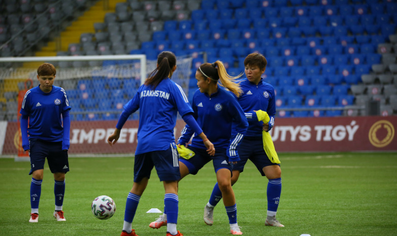 ФОТО. Женская сборная Казахстана провела предматчевую тренировку в Нур-Султане