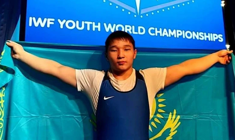 Казахстанские тяжелоатлеты стартуют на ЧМ среди юношей в Джидде