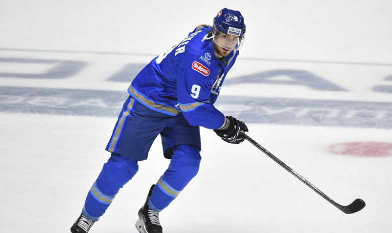 Хоккеист сборной Казахстана впервые в карьере был признан лучшим защитником недели в КХЛ