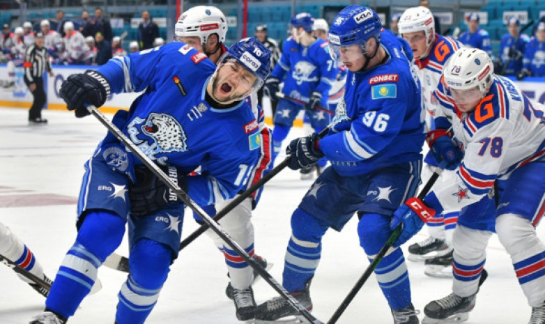 «Барыс» в серии буллитов вырвал победу у СКА в матче КХЛ