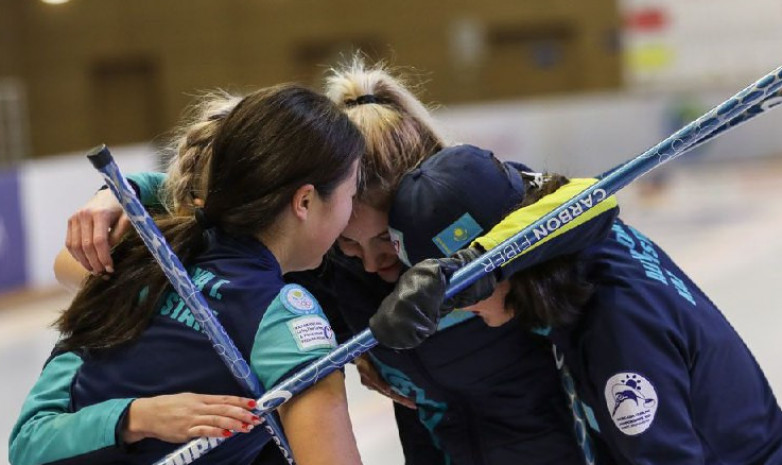 Женская сборная Казахстана впервые завоевала бронзу Азиатско-тихоокеанского чемпионата по керлингу