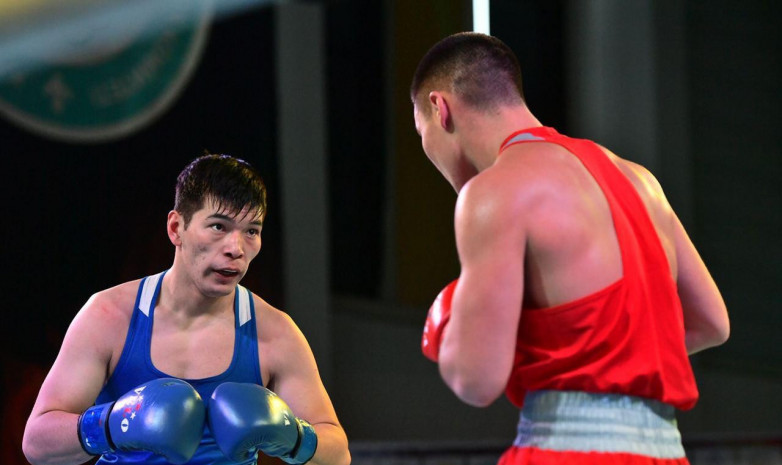 Казахстанец Айбек Оралбай проиграл бой за выход в четвертьфинал ЧМ узбекистанскому боксеру