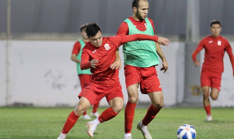 Тренировка сборной Кыргызстана в Бахрейне. ВИДЕО
