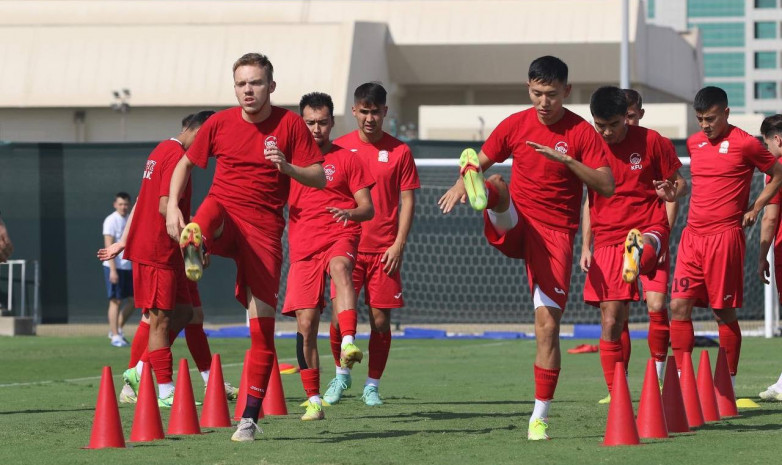 Восстановительная тренировка сборной Кыргызстана после победы над Сингапуром. ФОТО