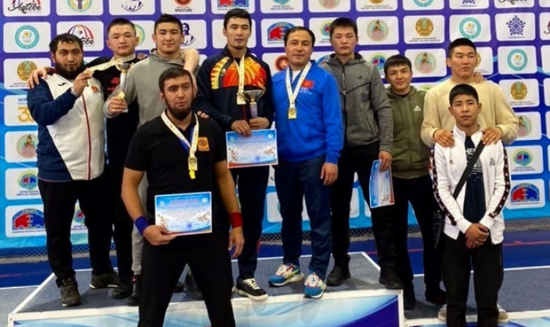 Борцы из Кыргызстана выиграли 3 золота на турнире в Актобе