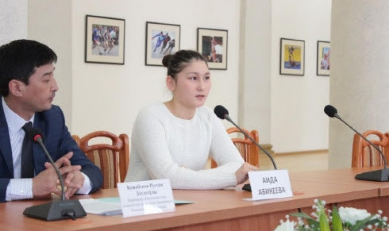 Аида Абикеева выиграла у Миланы Сафроновой в финале чемпионата Казахстана в весе до 63 кг