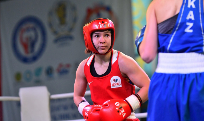 Дина Жоламан стала чемпионкой Казахстана в весе до 54 кг