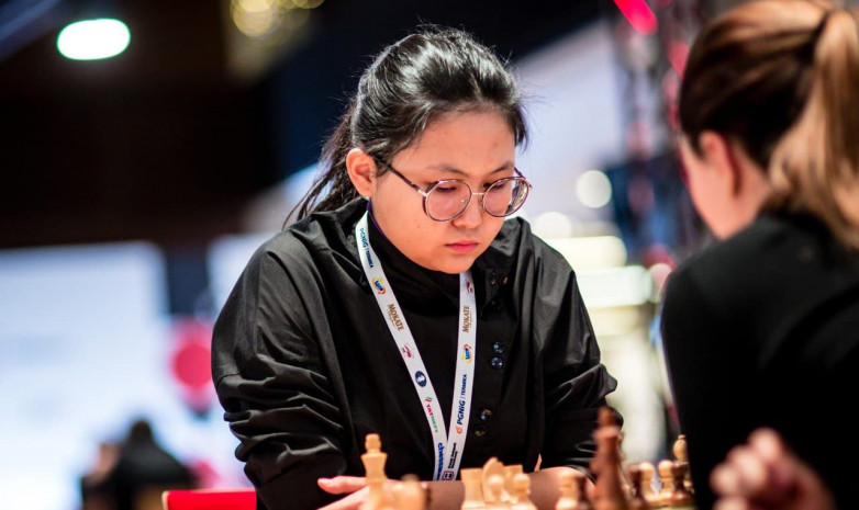 Бибисара Асаубаева стала второй на ЧМ по быстрым шахматам