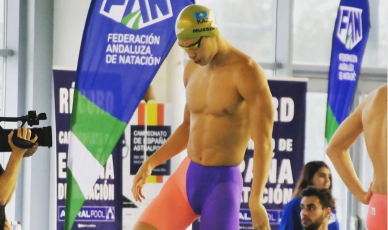 Адильбек Мусин обновил рекорд Казахстана на 50 м баттерфляем, но не вышел в полуфинал ЧМ-2021 на короткой воде