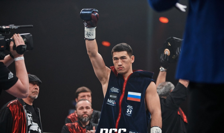 Дмитрий Бивол победил Умара Саламова и защитил титул WBA
