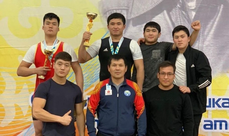 Тяжелоатлеты завоевали 3 золота на турнире в Кокшетау