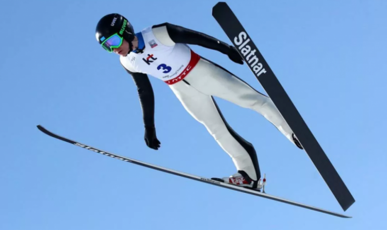 Сергей Ткаченко прошел в основной раунд ЭКМ по прыжкам на лыжах с трамплина
