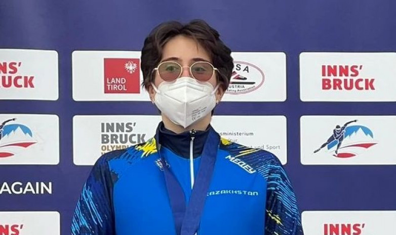 Казахстанка завоевала серебро на юниорском чемпионате мира по конькобежному спорту 