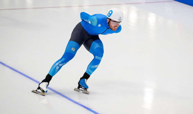 Казахстанец Дмитрий Морозов не отобрался в финал мужского конькобежного масс-старта
