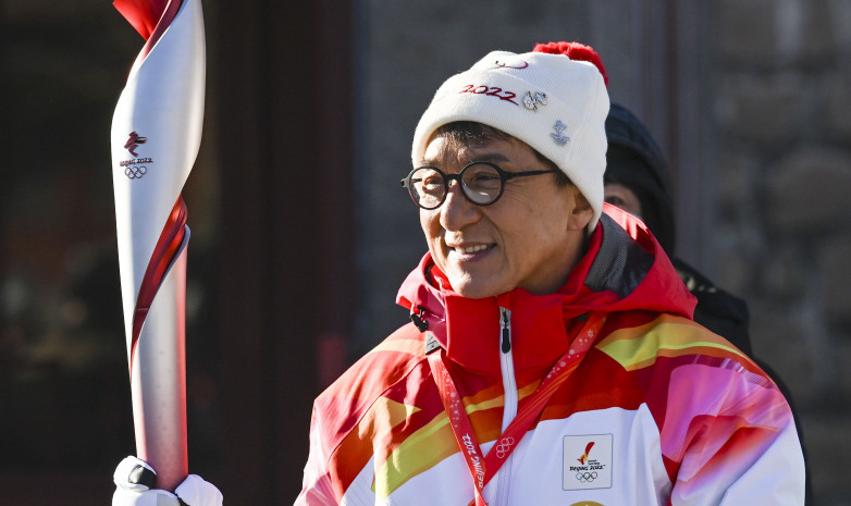 Джеки Чан принял участие в эстафете олимпийского огня
