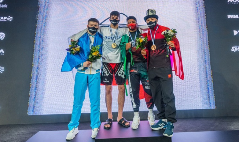 Кыргызстанцы завоевали 2 медали на чемпионате мира по ММА