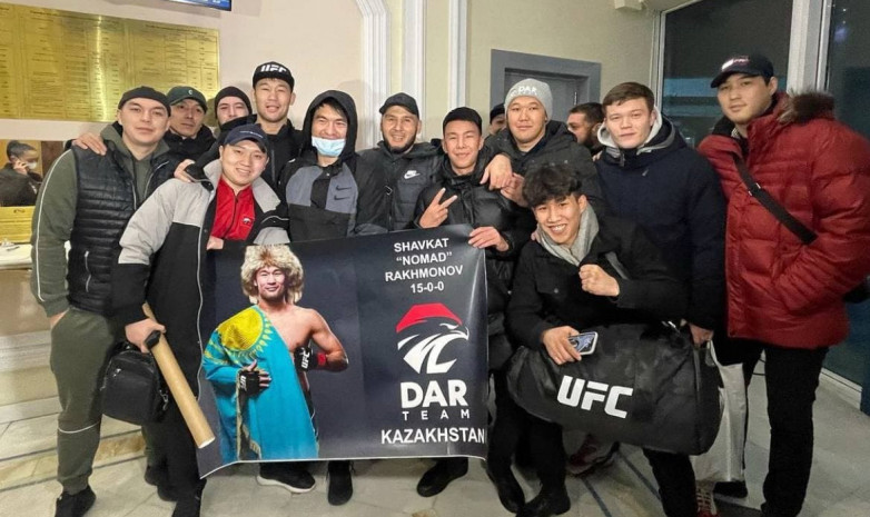 Шавката Рахмонова встретили в аэропорту Алматы  после его очередной победы в UFC 