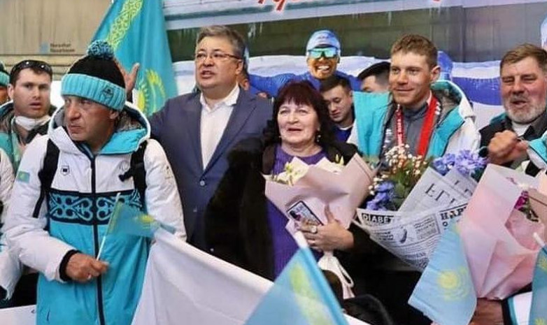 Казахстанские паралимпийцы вернулись домой с Игр-2022 в Пекине