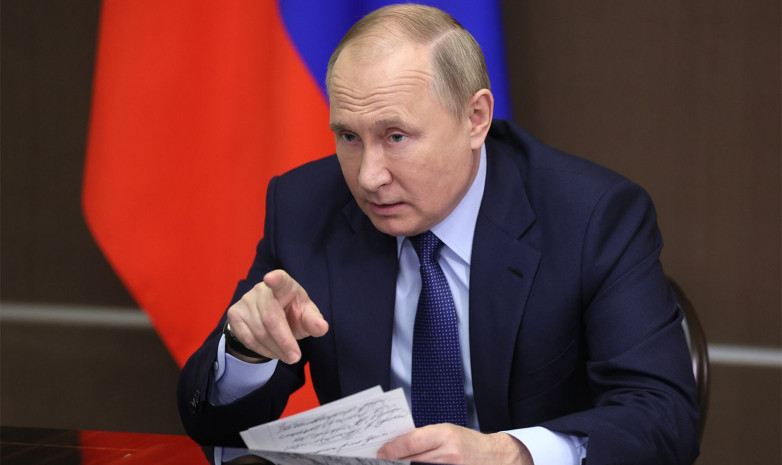 FINA отозвала почетный орден, врученный Путину в 2014-м 