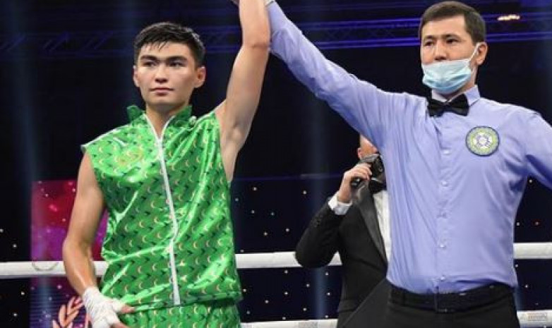 Непобежденный казахстанский боксер удосрочил соперника из Таджикистана 