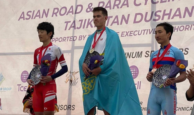 Казахстанский велосипедист занял первое место в групповой гонке на ЧА-2022