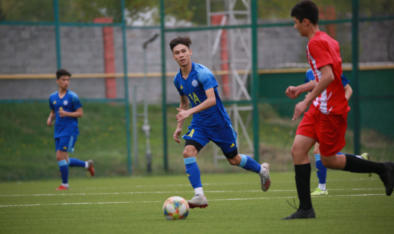 Юношеская сборная Казахстана одержала две крупные победы в преддверии Кубка развития УЕФА