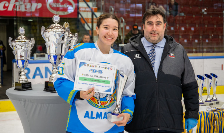 Казахстанская хоккеистка вошла в символическую сборную Европейской женской хоккейной лиги