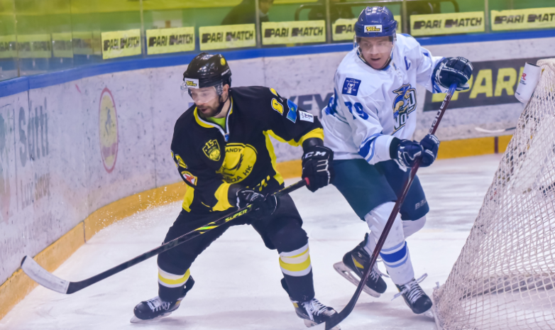 Прямая трансляция пятых матчей 1/2 финала чемпионата Казахстана по хоккею