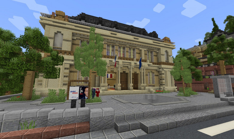 Президент Франции открыл свой сервер в Minecraft