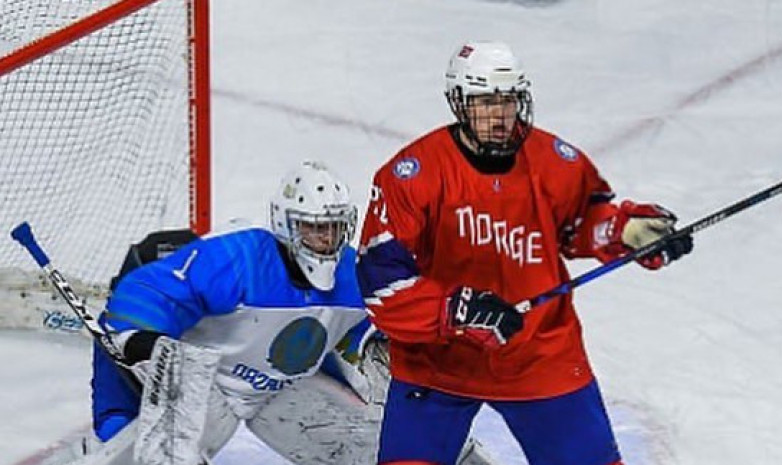 Сборная Казахстана проиграла на старте юношеского чемпионата мира по хоккею