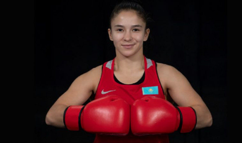 Дина Жоламан пробилась в полуфинал ЧМ-2022 по боксу