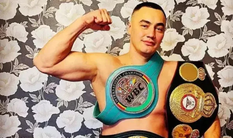 Непобежденный казахстанский нокаутер прошел взвешивание перед боем за титул от WBC