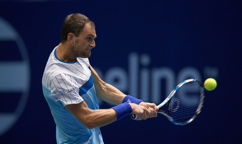 Александр Недовесов проиграл в финале квалификации турнира серии АТР в Лондоне в парном разряде