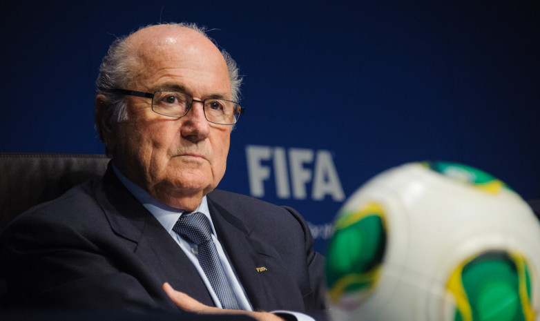 86-летнему экс-главе ФИФА Блаттеру, обвиняемому в коррупции, стало плохо в суде