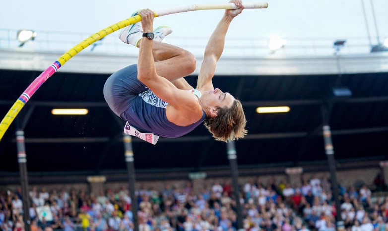 Арман Дюплантис установил новый мировой рекорд в прыжках с шестом на открытом воздухе