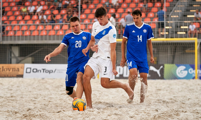 Фоторепортаж с матча Казахстан – Греция в Евролиге по пляжному футболу