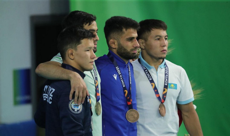 Казахстанские борцы-вольники завоевали три медали на Играх исламской солидарности