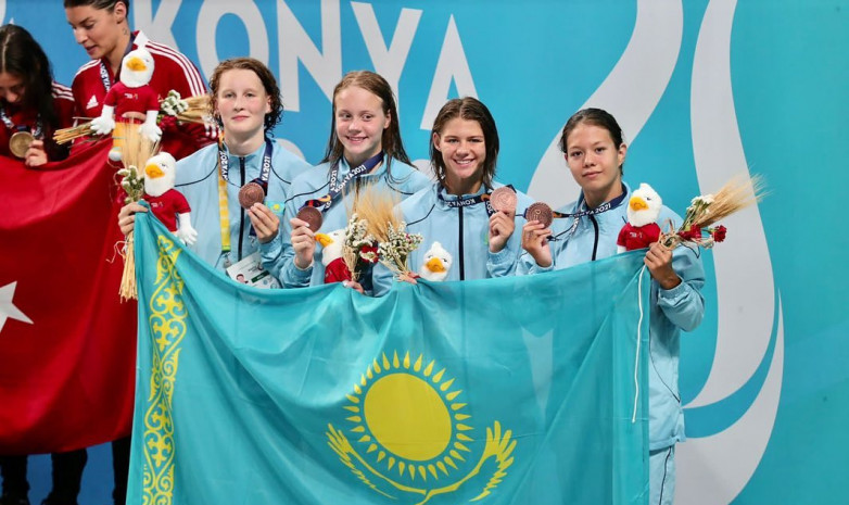 Казахстанские пловчихи завоевали «бронзу» Игр исламской солидарности в эстафете вольным стилем