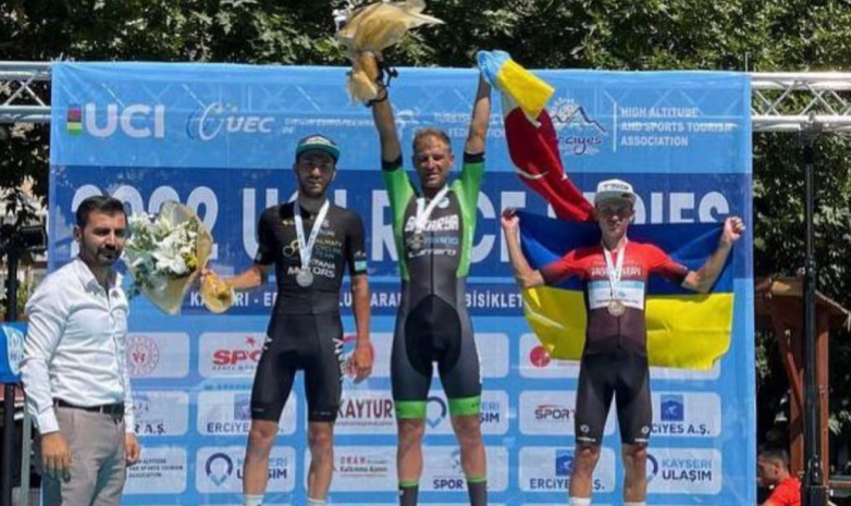 Казахстанский велогонщик стал серебряным призером гонки Grand Prix Kapuzbasi