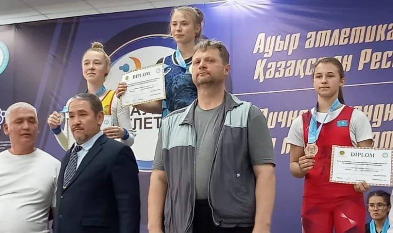 Акмолинская спортсменка выиграла чемпионат Казахстана по тяжелой атлетике