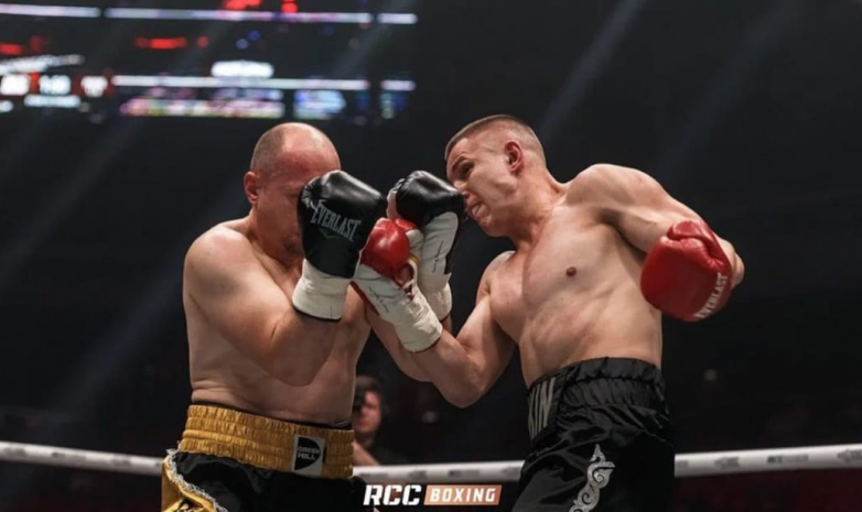 Илья Очкин одержал победу на вечере бокса в Челябинске 